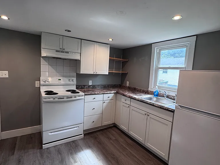 120 Adams St #2 — Photo 14