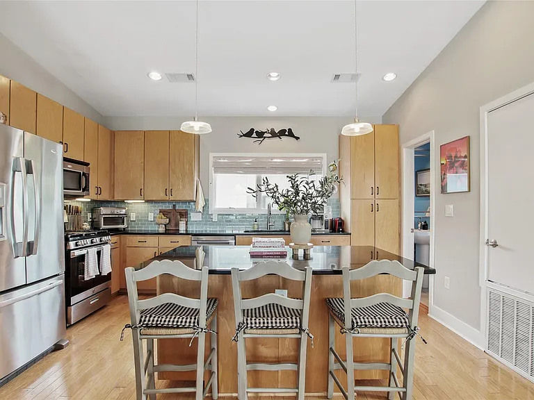 1702 S Lamar Blvd #3 — Photo 9