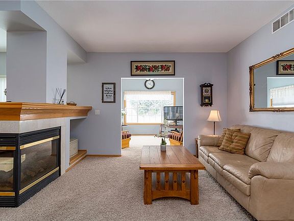 3rd image of 3609 NE Cottonwood Ln
