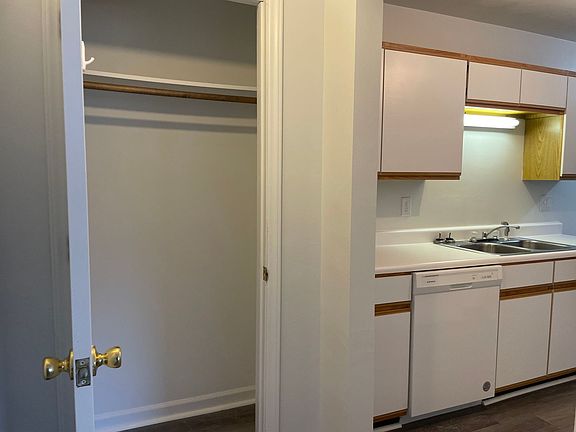 4th image of 2732 Brandon Ave SW #B4