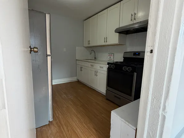 4 Ritters Ln, Yonkers, NY 10703