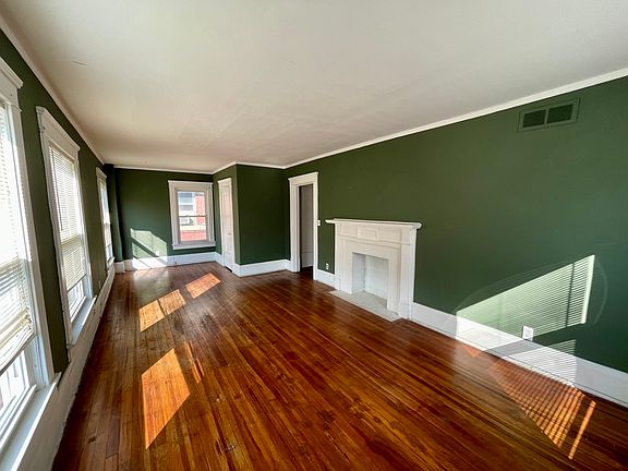 3rd image of 21 Casterton Ave