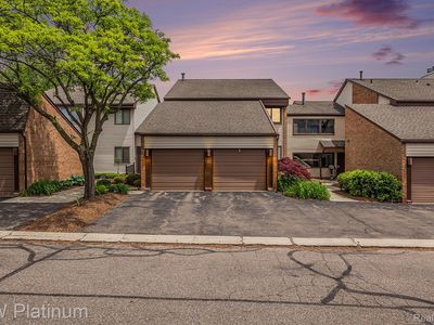 4483 Laurel Club Cir, West Bloomfield, MI, 48323