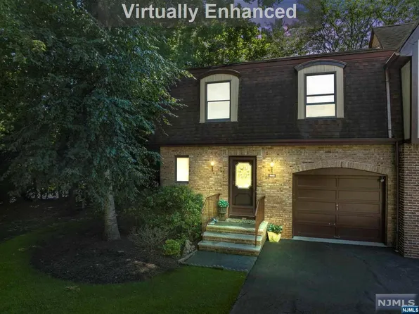 118 N Kinderkamack Rd APT E, Montvale, NJ 07645