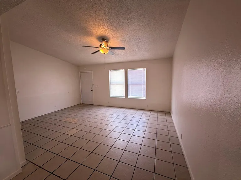 212 Aster St #A — Photo 2
