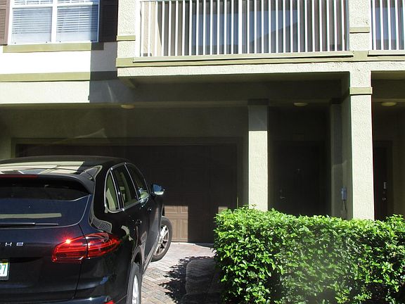 2nd image of 2532 Grand Central Pkwy APT 4