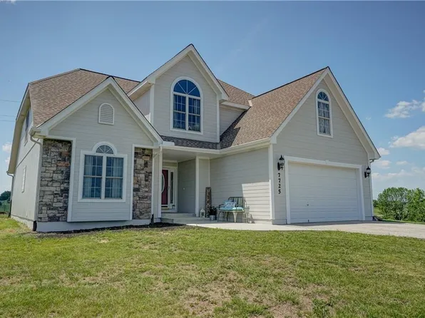 7725 Huckleberry Rd, Odessa, MO 64076