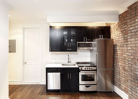 3rd image of 224 E 12th St APT 4