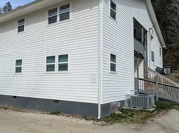84 Verne Horne Dr #5, Staffordsville, KY 41256