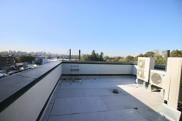 Rented by Delmark Realty LLC | media 36