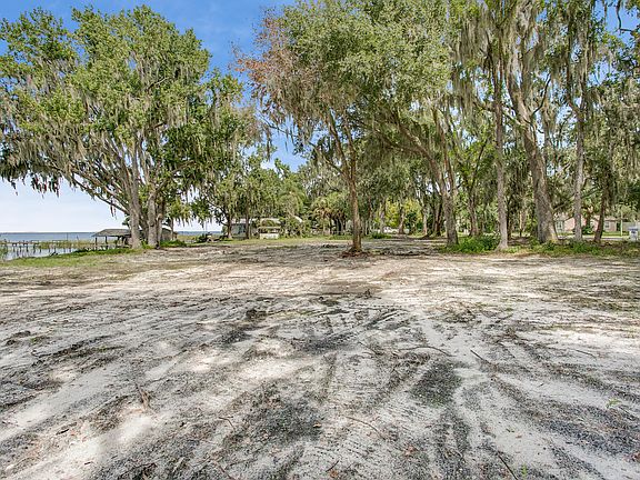 2nd image of 1025 County Road 13 S