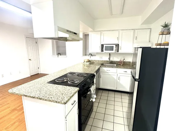 4512 Westminster Pl APT B-e, Saint Louis, MO 63108
