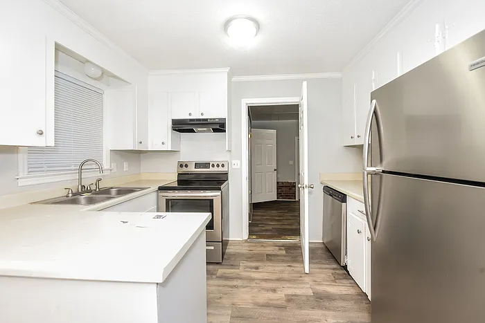 7307 Patricia Dr — Photo 5