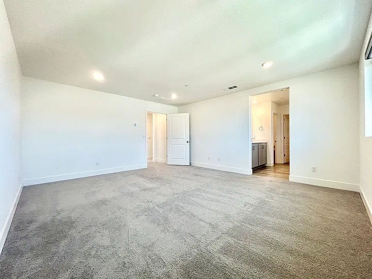 15581 Kellogg Creek Ct — Photo 18