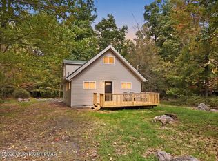 1126 Woodland Dr, East Stroudsburg, PA 18301