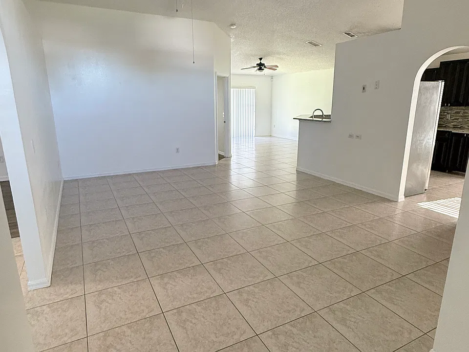 3211 Hunters Chase Loop