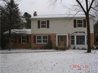 12336 Borcherding Ln, Saint Louis, MO 63131