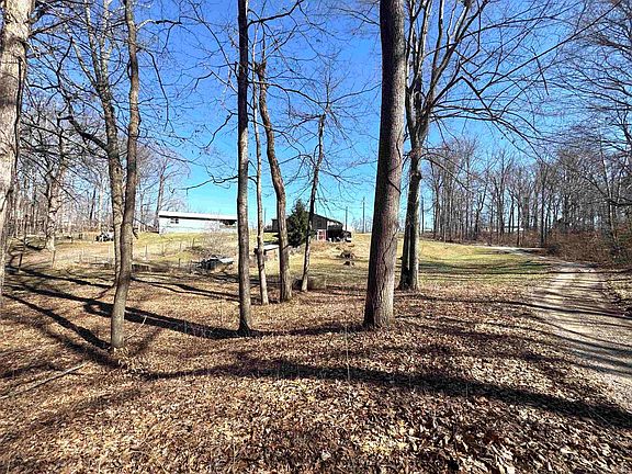 5th image of 7427 N Red Hill Rd