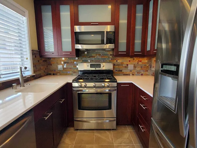 7320 Balboa Blvd #123 — Photo 10
