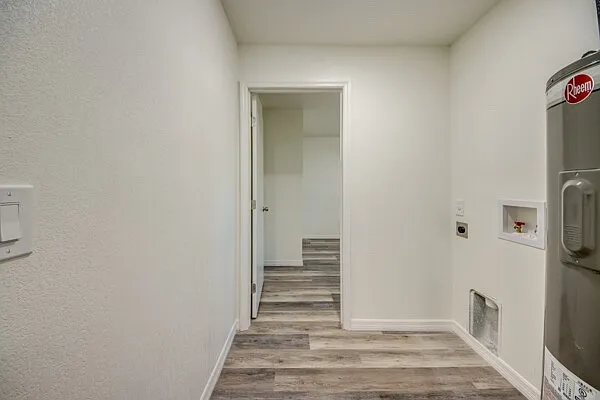 Studio, 1015 sqft, $1,300 — Photo 4