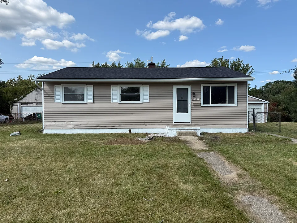 2737 Woodruff Ln