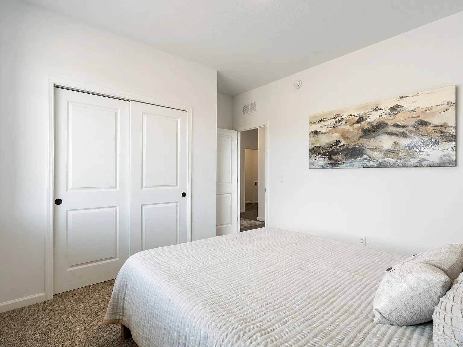 3 bed, 1517 sqft, $2,545 — Photo 4