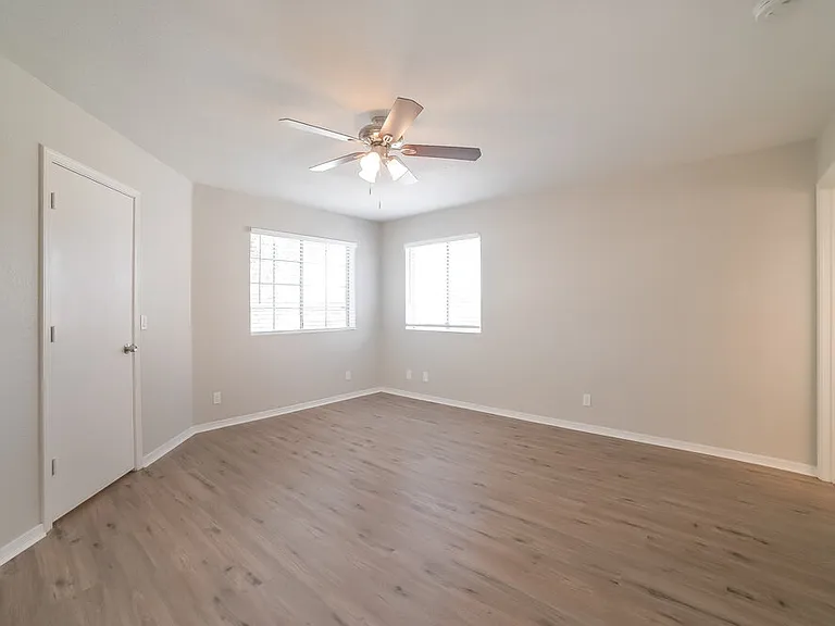 8925 W Virginia Ave — Photo 9
