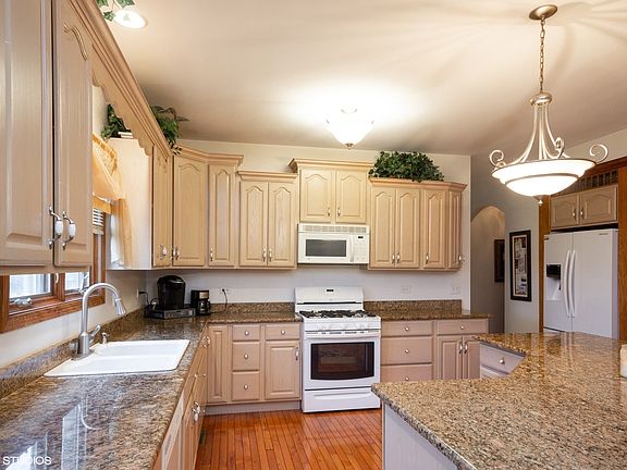 5th image of 14812 S Marilynn Ln