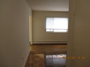 1714 Summit Pl NW #104, Washington, DC 20009