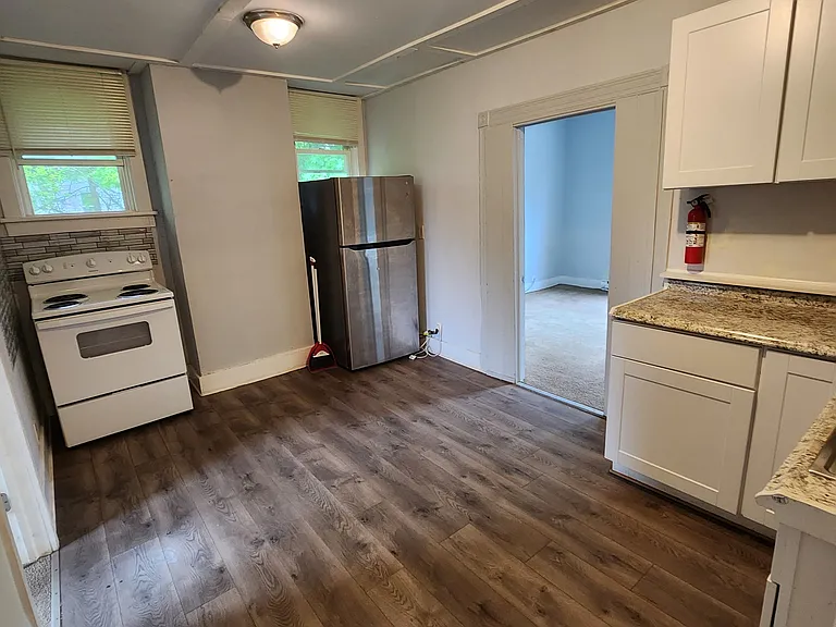 70 Champlin Ave #2 — Photo 2