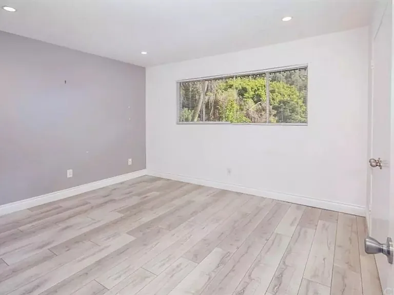 871 Park Ave — Photo 53