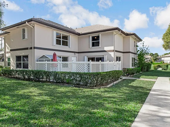 7 Amherst Court Apt A, Royal Palm Beach, FL 33411