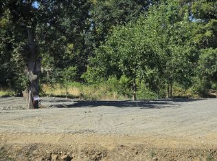 751 E Happy Valley Rd, Roseburg, OR 97471