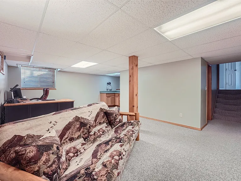 621 Devinney Ct — Photo 13
