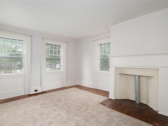 3rd image of 340 Main St APT 2