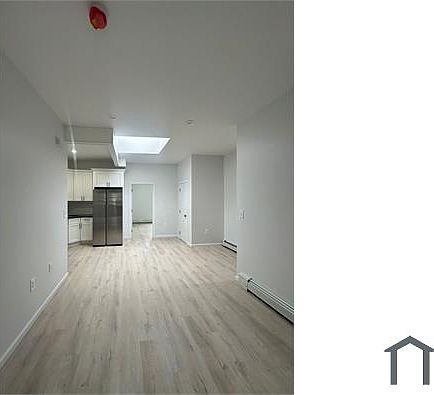 3rd image of 172 South Ave