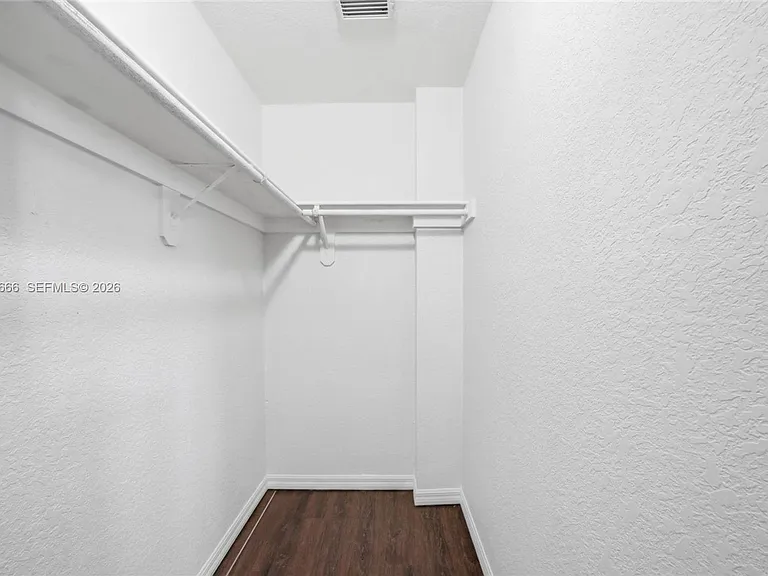 902 SW 8th Pl #902 — Photo 16