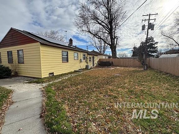 2nd image of 118 Mountain View Dr