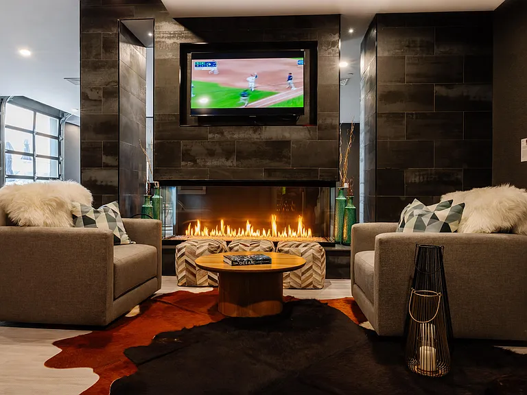 Fireplace Lounge