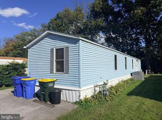 207 Waldorf Dr, York, PA 17404