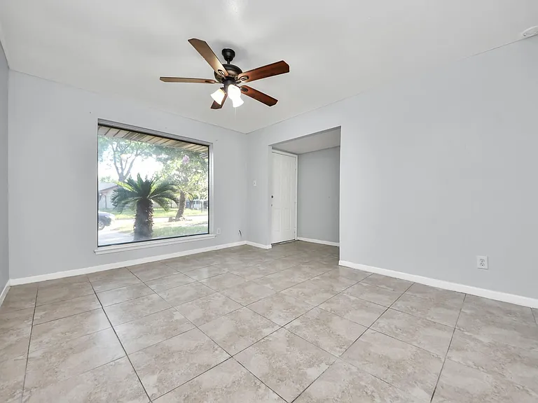3806 Charriton Dr — Photo 10