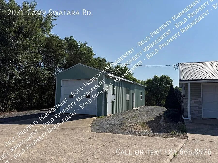 Myerstown/Bethel 3 bedroom 1 bath w tons of garage space — Photo 3