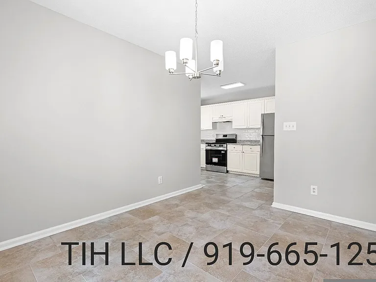 3912 Cold Harbour Dr — Photo 8
