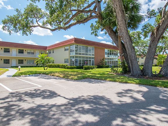 2nd image of 61 Woodland Dr APT 207
