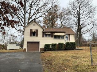 8 Old South Plank Rd, Newburgh, NY 12550