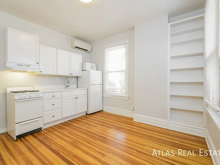 1066 N Clarkson St #4 — Photo 5
