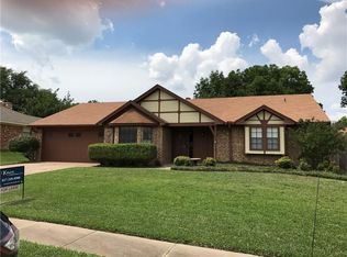 10120 Orlando Dr, Benbrook, TX 76126