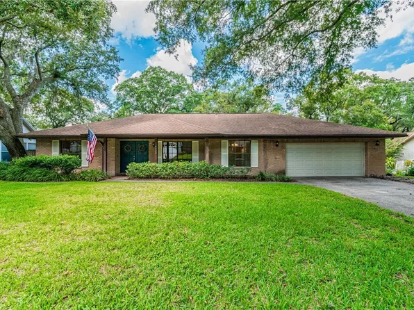 9222 Kingsridge Dr, Temple Terrace, FL 33637