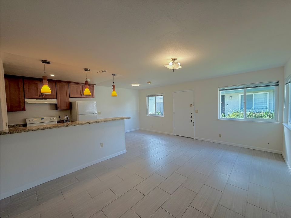 1st image of 34813 Starling Dr APT 3