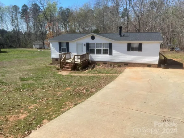 1013 Wesbrooke Ct, Bessemer City, NC 28016